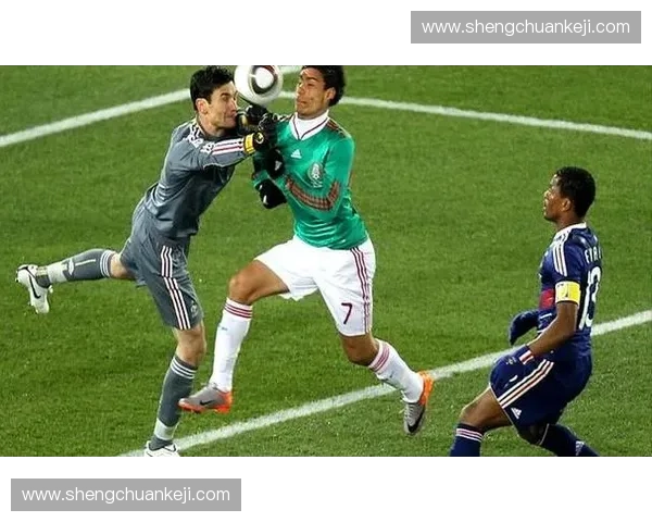 南非世界杯揭幕战回顾 主场亮相的南非队力拼墨西哥上演精彩对决